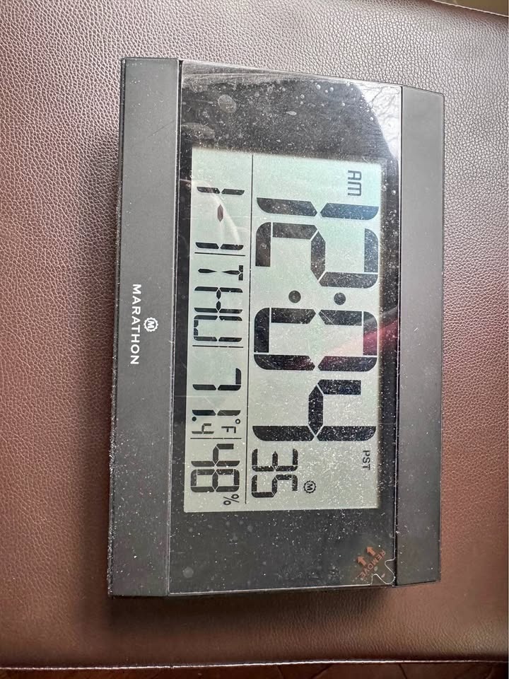 Marathon CL030052BK Atomic clock + Cardinal wall clock