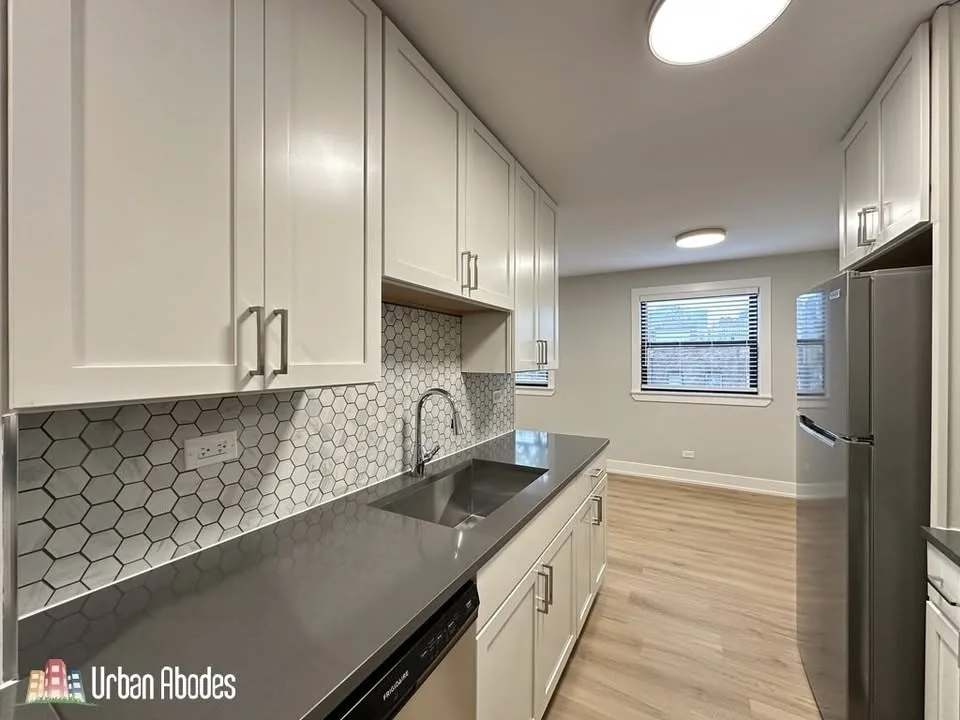 1 Bed 1 Bath Apartment image indicator(3)