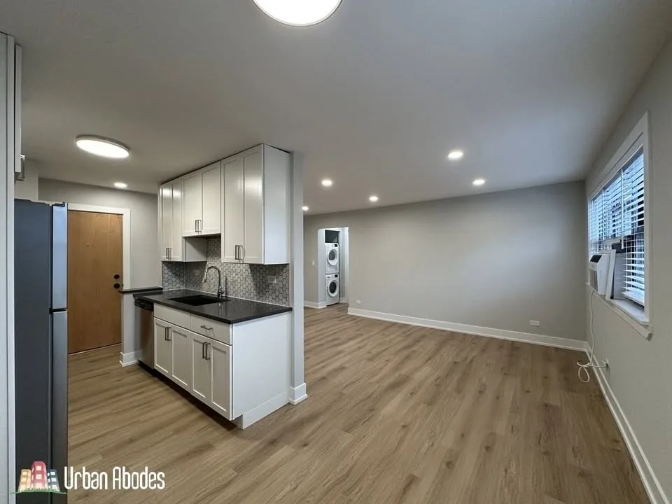 1 Bed 1 Bath Apartment image indicator(9)