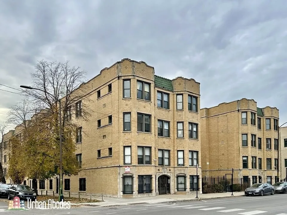 2 Beds 1 Bath Apartment