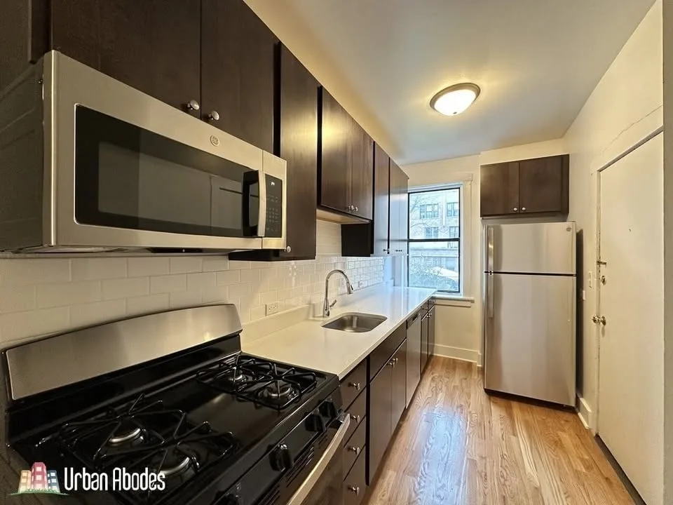 2 Beds 1 Bath Apartment image indicator(2)