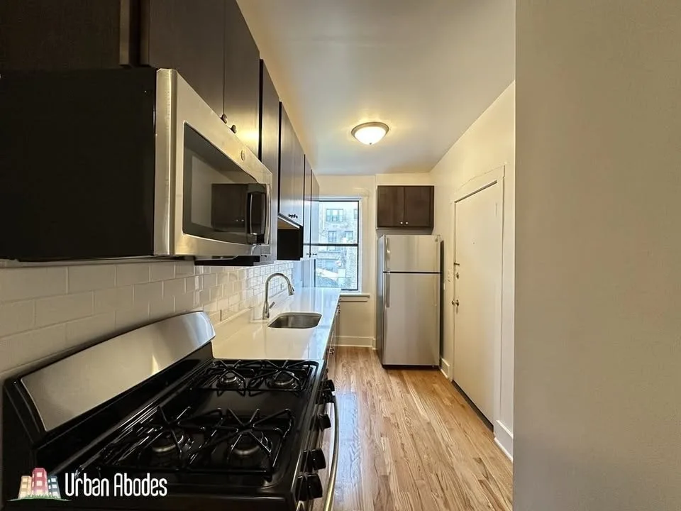 2 Beds 1 Bath Apartment image indicator(3)