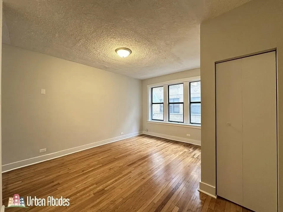 2 Beds 1 Bath Apartment image indicator(9)