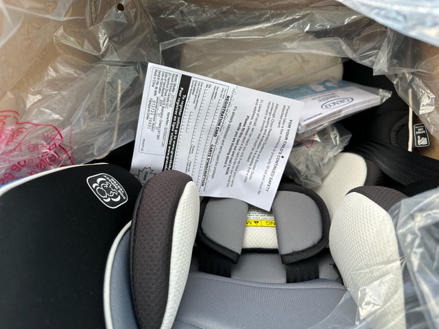 Car Seat - Graco Extend2Fit -It sells at Costco for $299.99. - photo 2