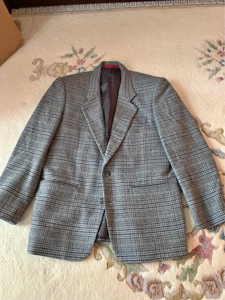 Men’s Blazer size small