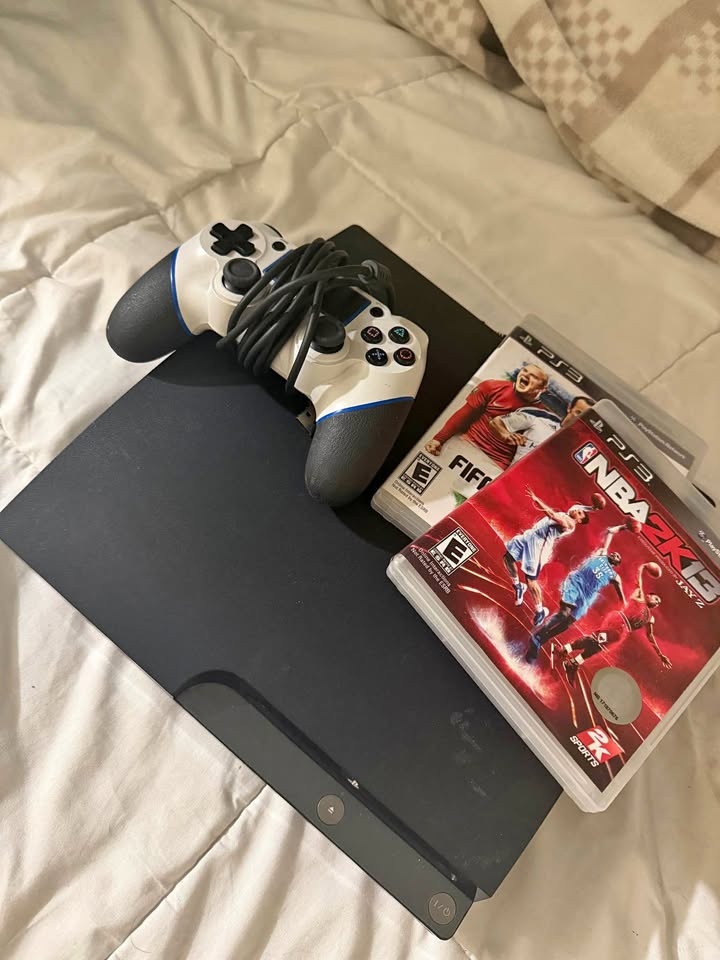 Vendo ps3. Silm.