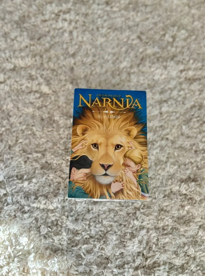Chronicles of Narnia Sealed Book Box Set image indicator(2)