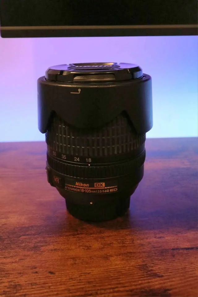 Nikon 18–105mm VR zoom lens — sharp & clean image indicator(2)