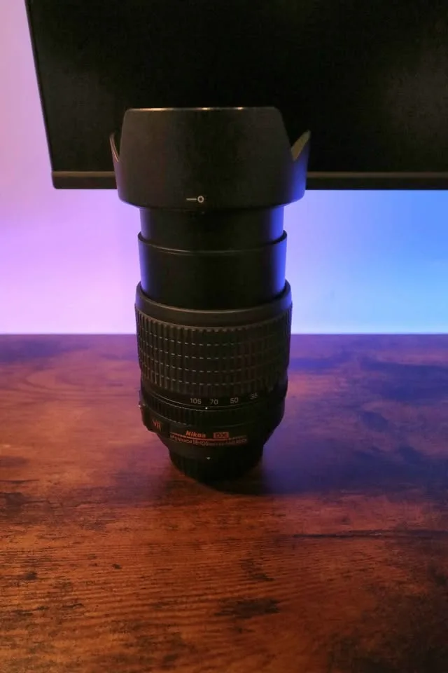 Nikon 18–105mm VR zoom lens — sharp & clean image indicator(3)