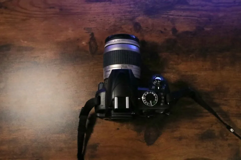 Nikon D3100 + 28–80mm + Battery + Charger image indicator(4)