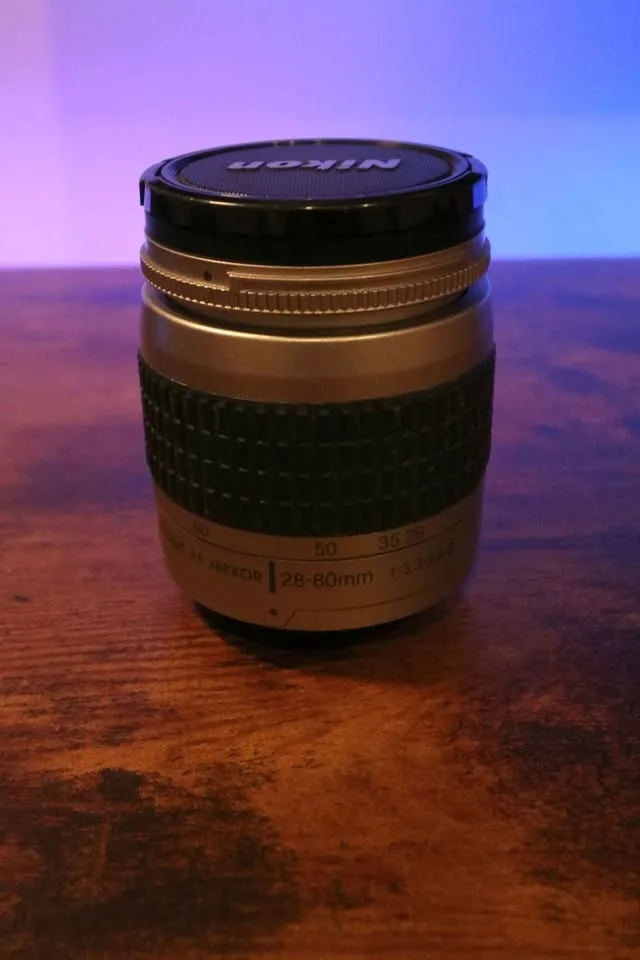 Nikon D3100 + 28–80mm + Battery + Charger image indicator(7)