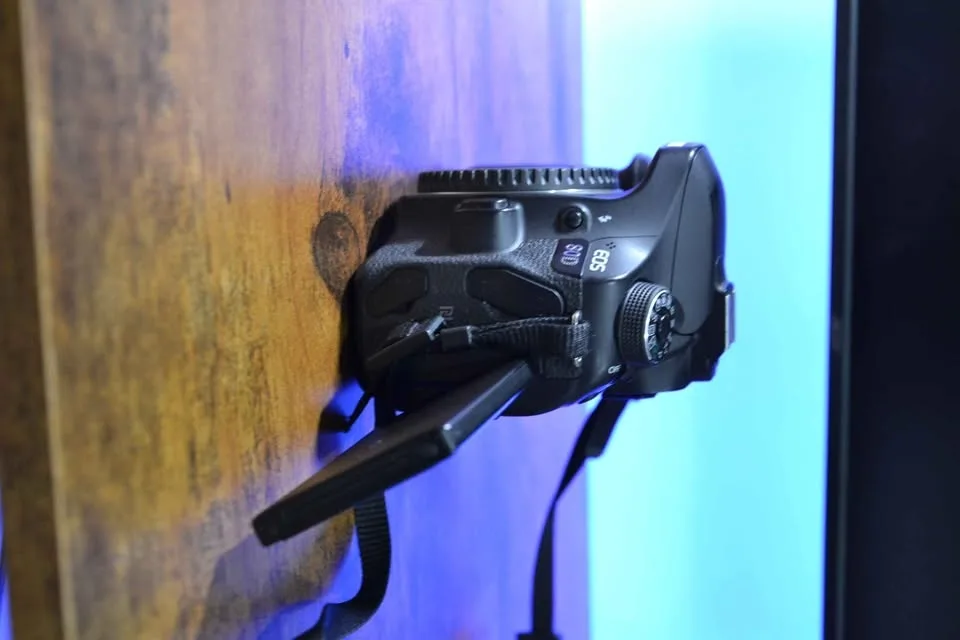 Canon EOS 80D Body + Battery + Charger — Excellent Condition image indicator(5)