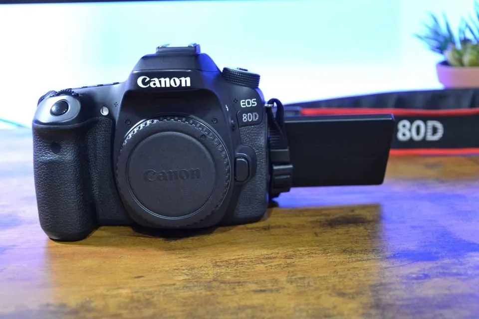 Canon EOS 80D Body + Battery + Charger — Excellent Condition image indicator(6)