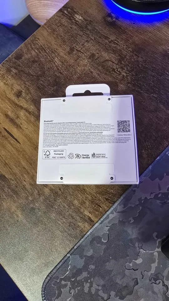 Galaxy Ear Buds 3 image indicator(4)