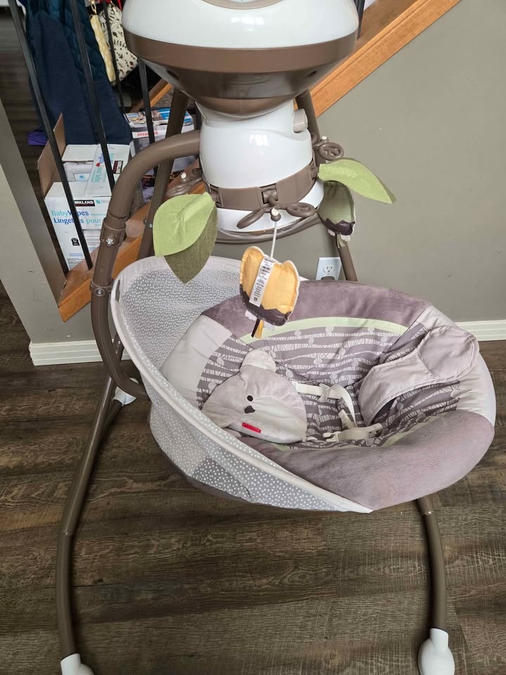 Fisherprice baby swing - photo 2
