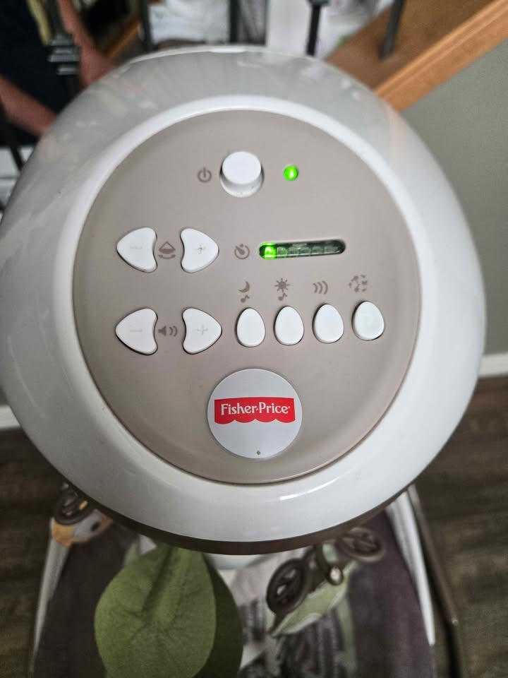 Fisherprice baby swing - photo 4