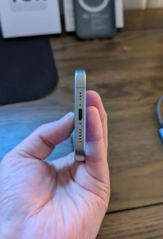 Apple iPhone 15 Pro 128GB image indicator(7)