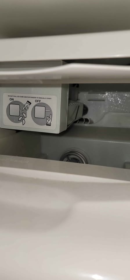 Frigidaire 26 Cu. Ft. Side-by-Side Refrigerator FRS6HF55KS - photo 4