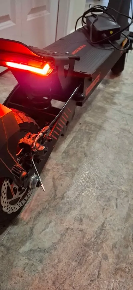 TEEWING GT2 WITH BRAND NEW TIRES! E SCOOTER/ ELECTRIC SCOOTER image indicator(2)