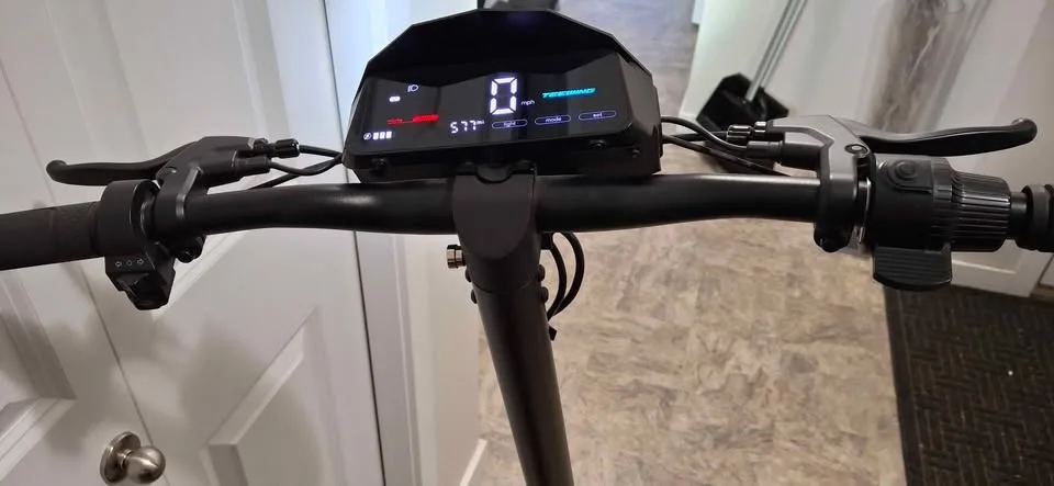 TEEWING GT2 WITH BRAND NEW TIRES! E SCOOTER/ ELECTRIC SCOOTER image indicator(3)