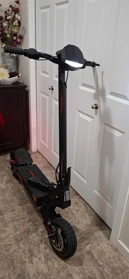 TEEWING GT2 WITH BRAND NEW TIRES! E SCOOTER/ ELECTRIC SCOOTER image indicator(4)