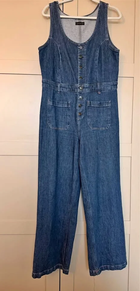 SILVER WIDE LEG BUTTON JUMPSUIT - Size 12/L31