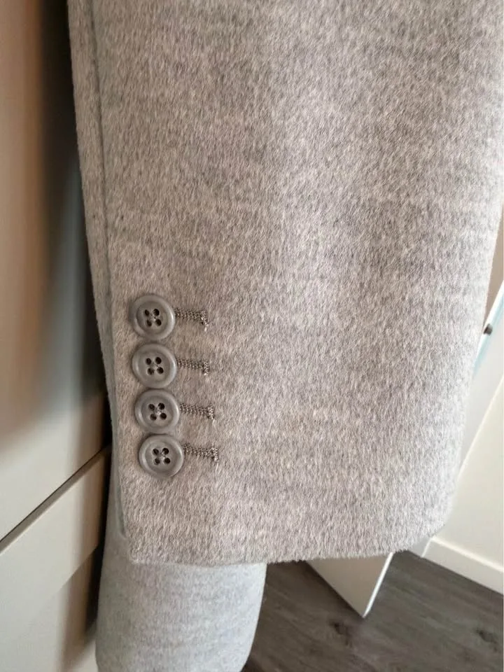 Premium Wool Coat from Hudson’s Bay – Excellent Condition image indicator(5)