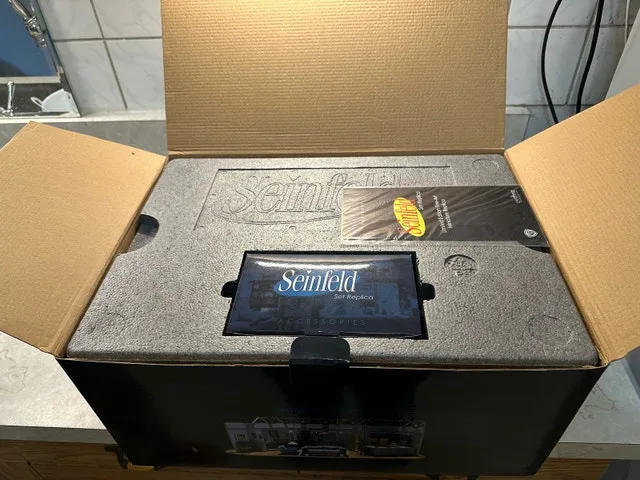 Seinfeld limited edition stage replica image indicator(3)