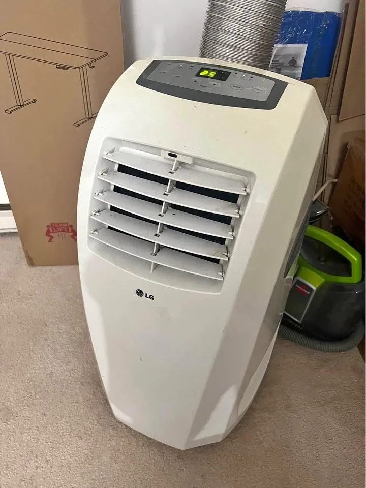 LG Air Conditioner 12000 BTU