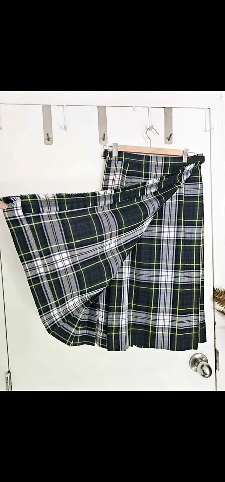Size 28 1970s Wool Kilt Gordon Tartan Vintage Plaid