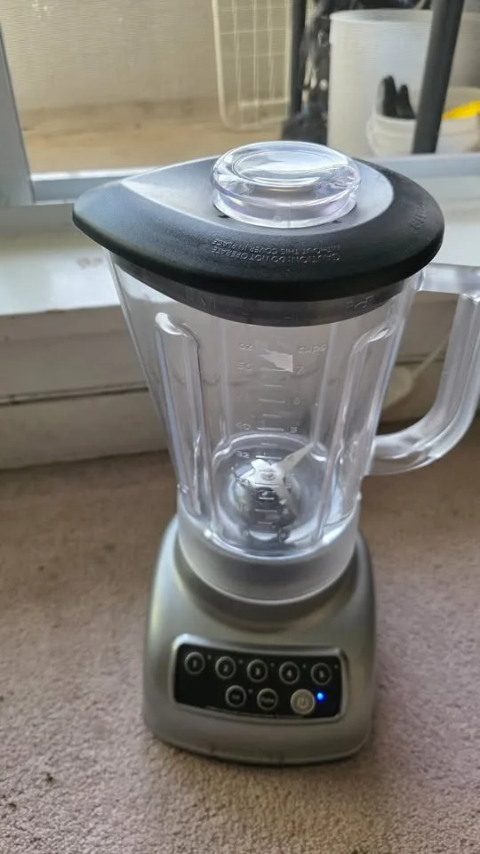 Kitchen aid Blender (Never used, no box, no accessories) image indicator(2)