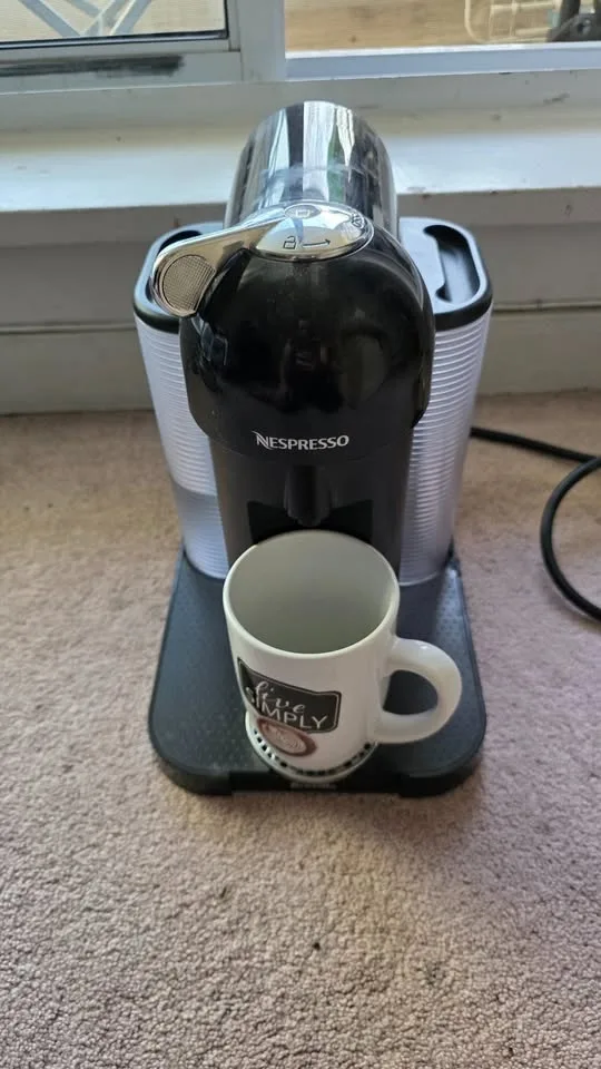 Nespresso Vertuo Coffee Machine by Breville, with Nespresso frot image indicator(2)