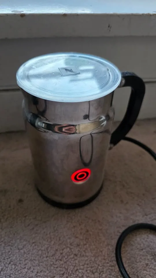 Nespresso Vertuo Coffee Machine by Breville, with Nespresso frot image indicator(5)