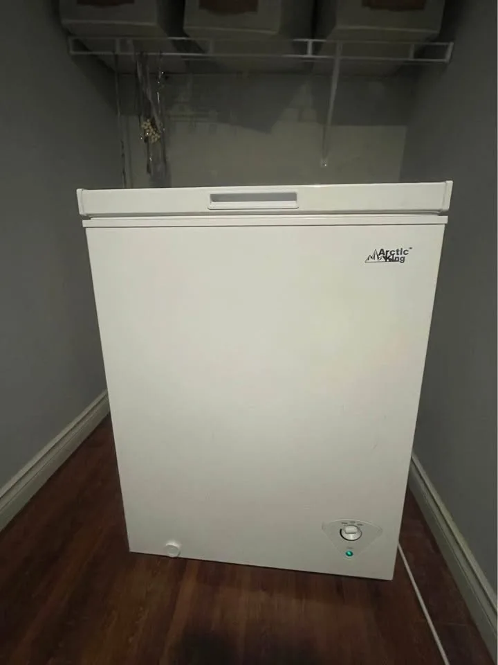 Arctic king freezer 5.0 cu ft image indicator(2)