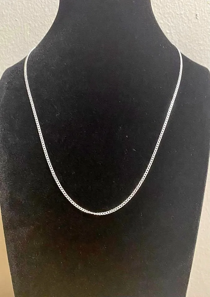18in 925 Sterling Silver Cuban necklace
