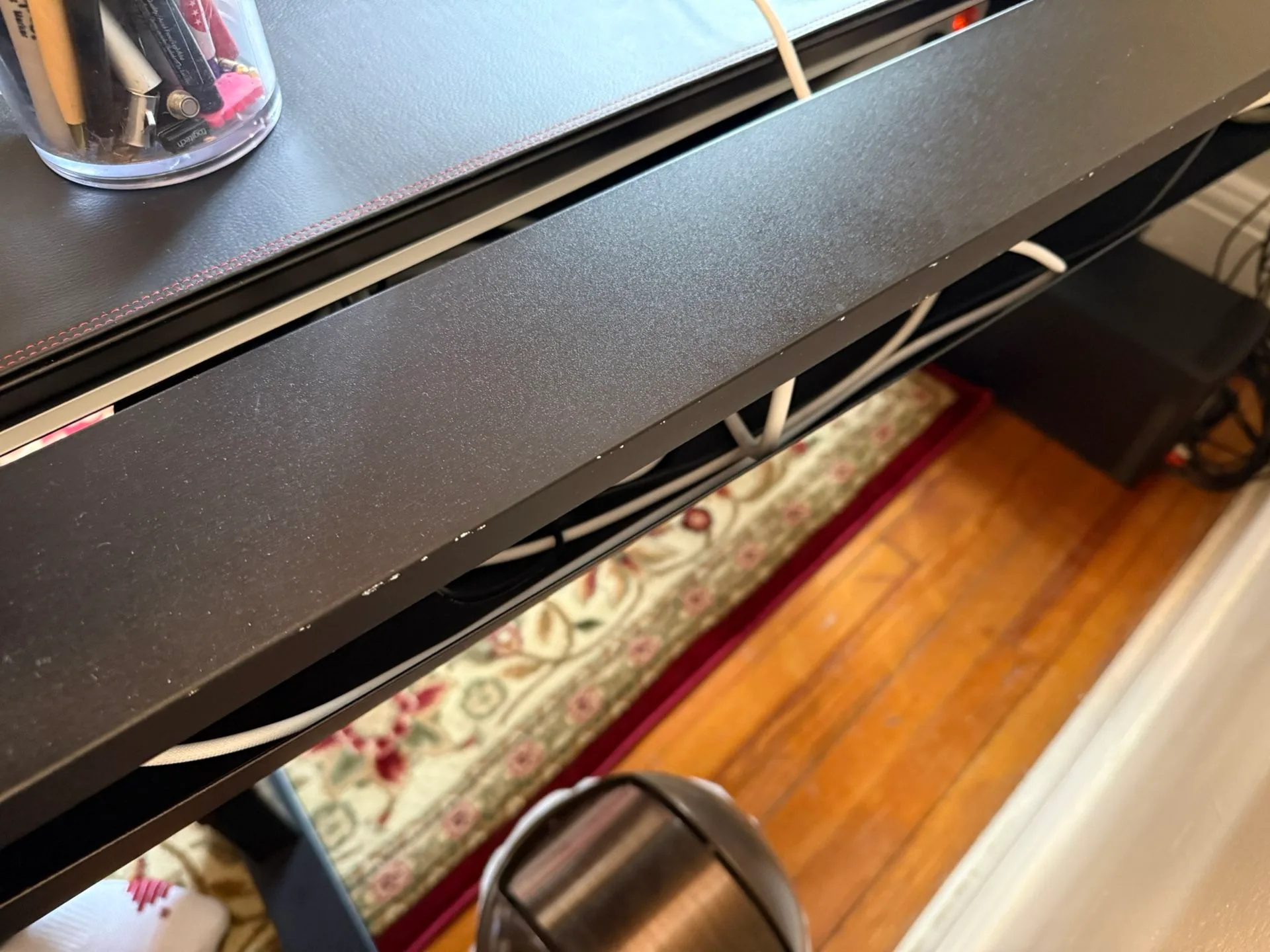 Used SecretLab MAGNUS Pro Gaming Desk image indicator(5)