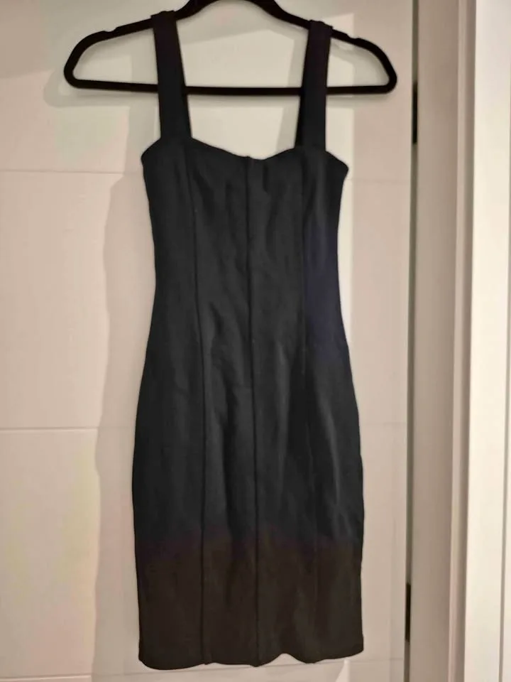 HM dress size 2 (available)