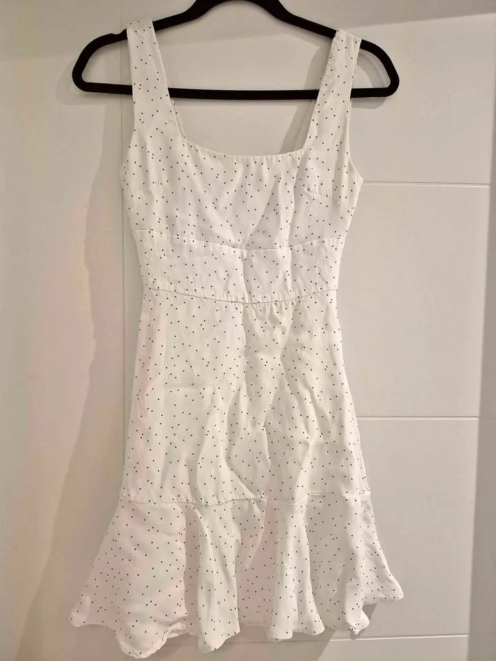 Evernew Dress size 0 (available)