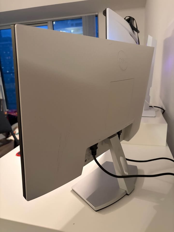 Dell 24inch Monitor - photo 2