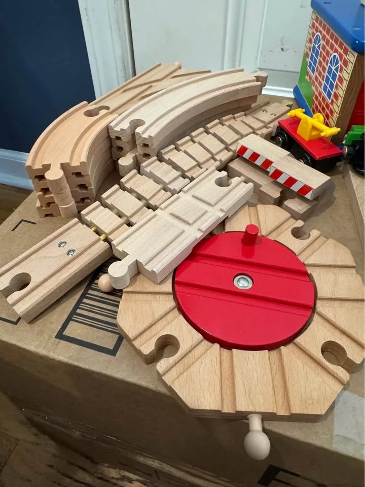 Wooden train lot - some Thomas and friends image indicator(3)