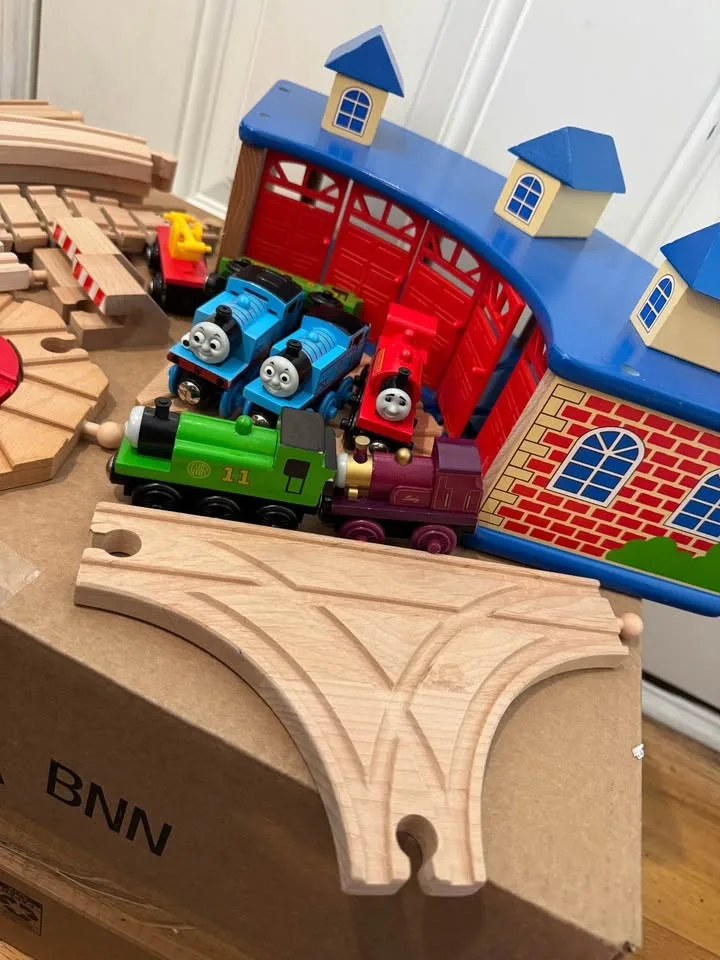 Wooden train lot - some Thomas and friends image indicator(4)