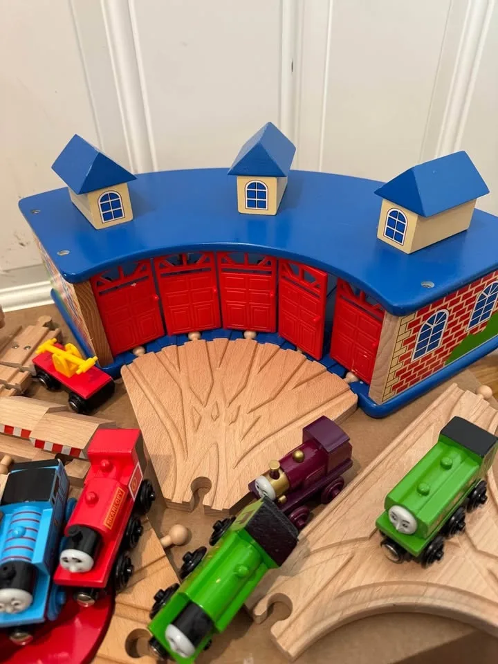 Wooden train lot - some Thomas and friends image indicator(5)