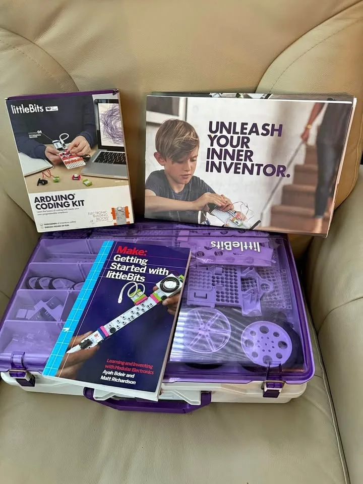 Loads of littleBits electronic building blocks