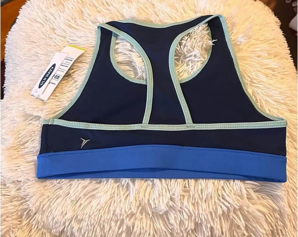 GIRLS SPORTS BRA SIZE: MEDIUM PRICE:$15 BRAND : OLD NAVY - photo 2
