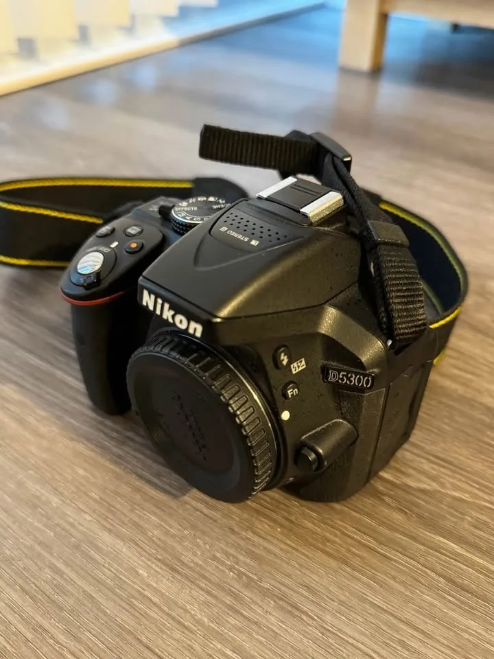 Nikon D5300 camera set (read description) image indicator(2)