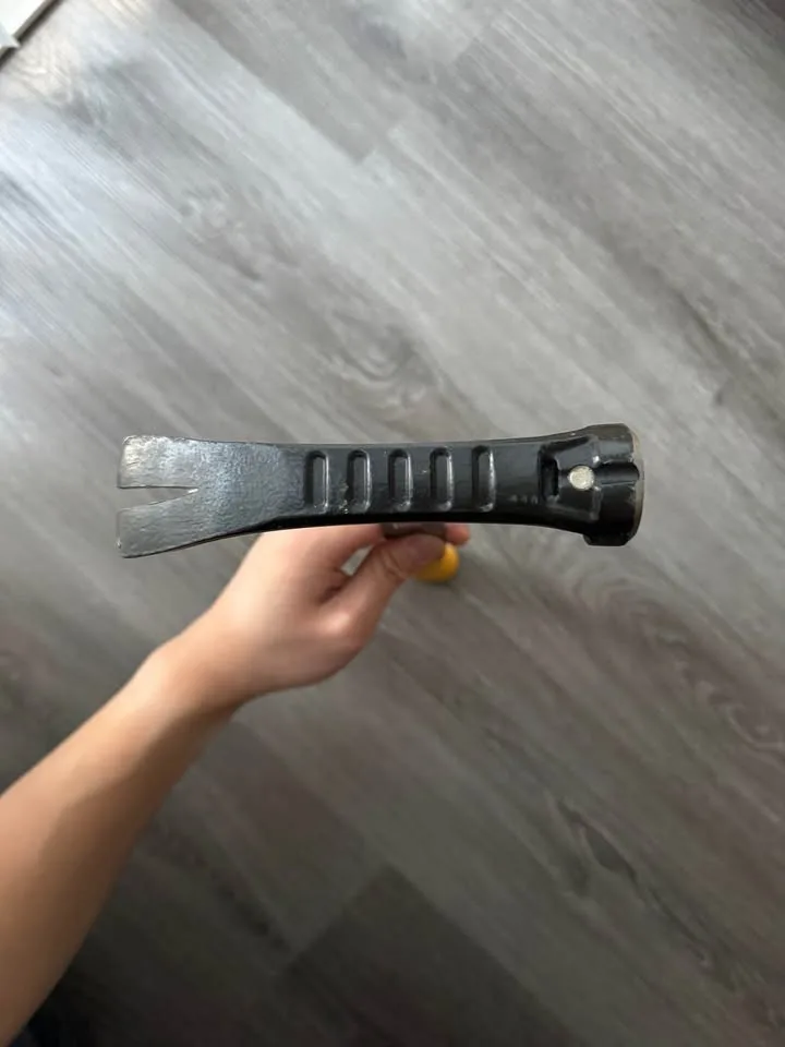 DEWALT 12oz TOUGHSERIES Mig Weld Framing Hammer image indicator(5)