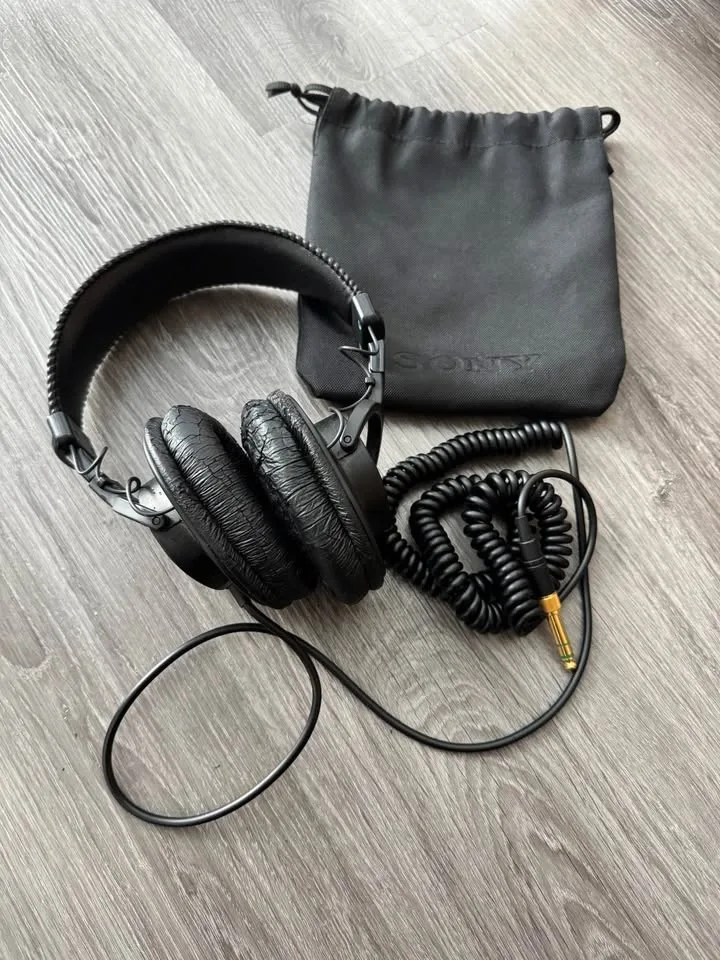 Sony MDR7506 Professional Stereo Headphones image indicator(2)