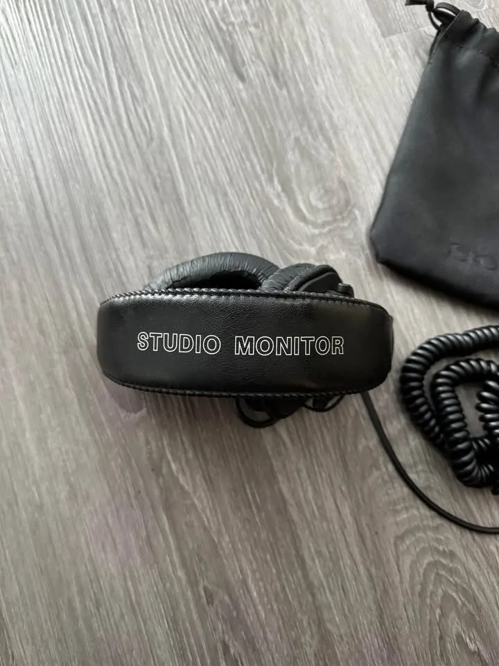 Sony MDR7506 Professional Stereo Headphones image indicator(3)