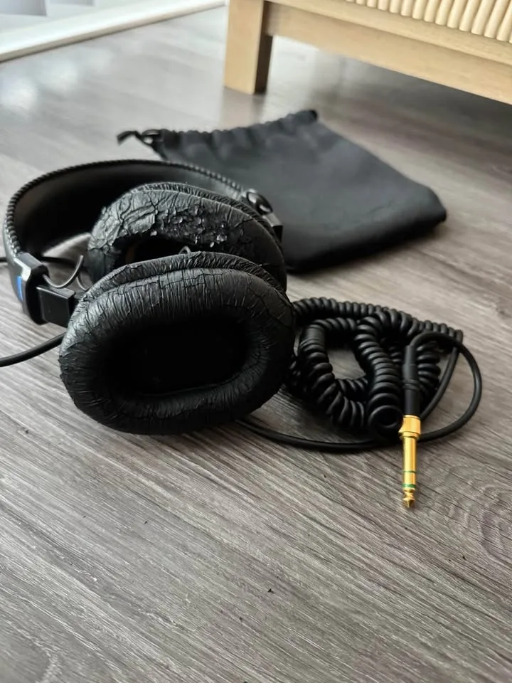 Sony MDR7506 Professional Stereo Headphones image indicator(4)