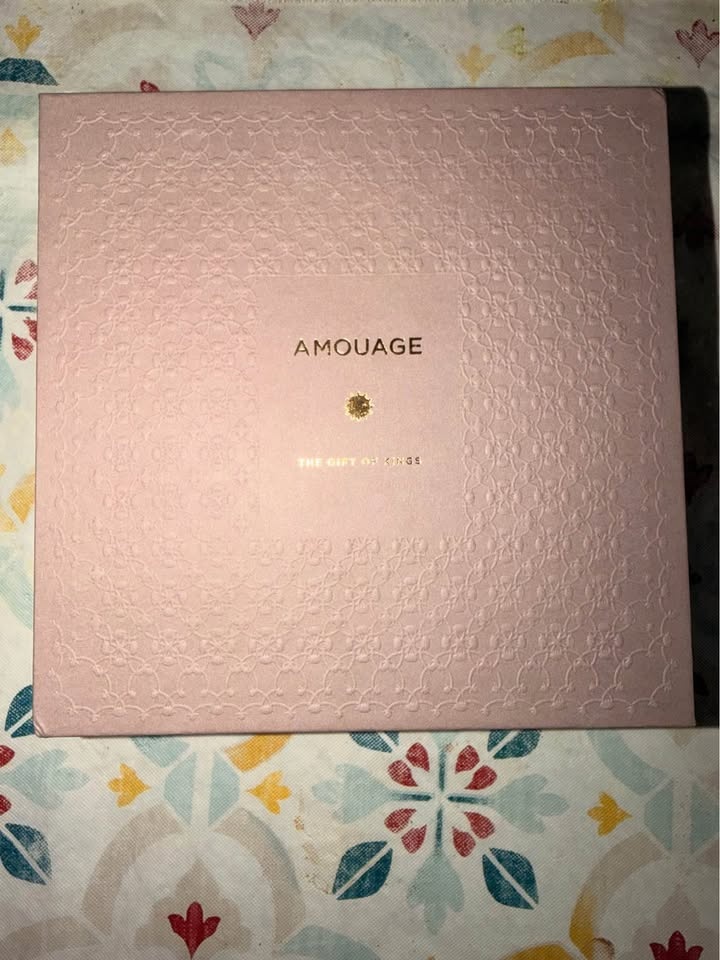 Amouge Perfume with box - photo 2